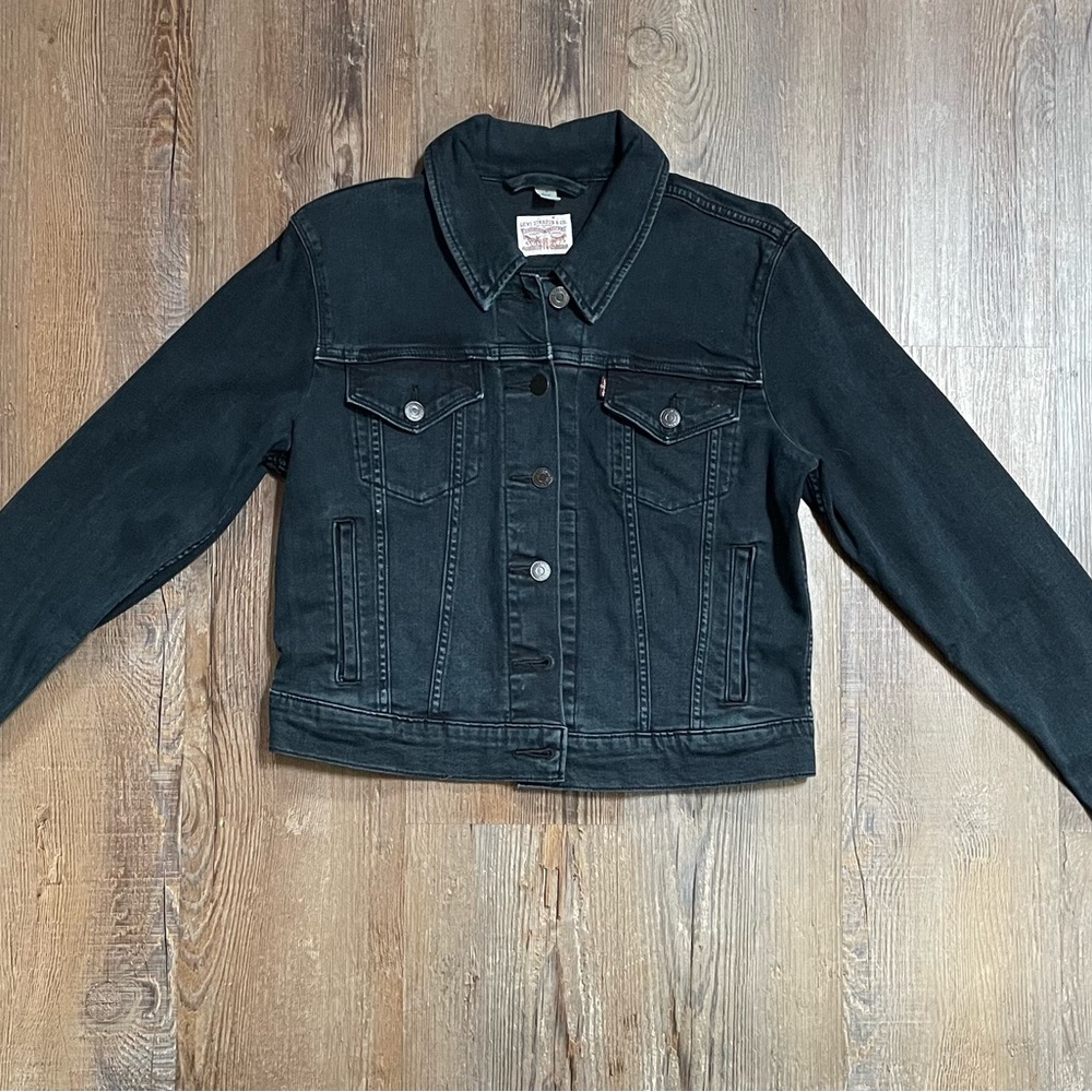 Garment dyed indigo womans Levi’s trucker